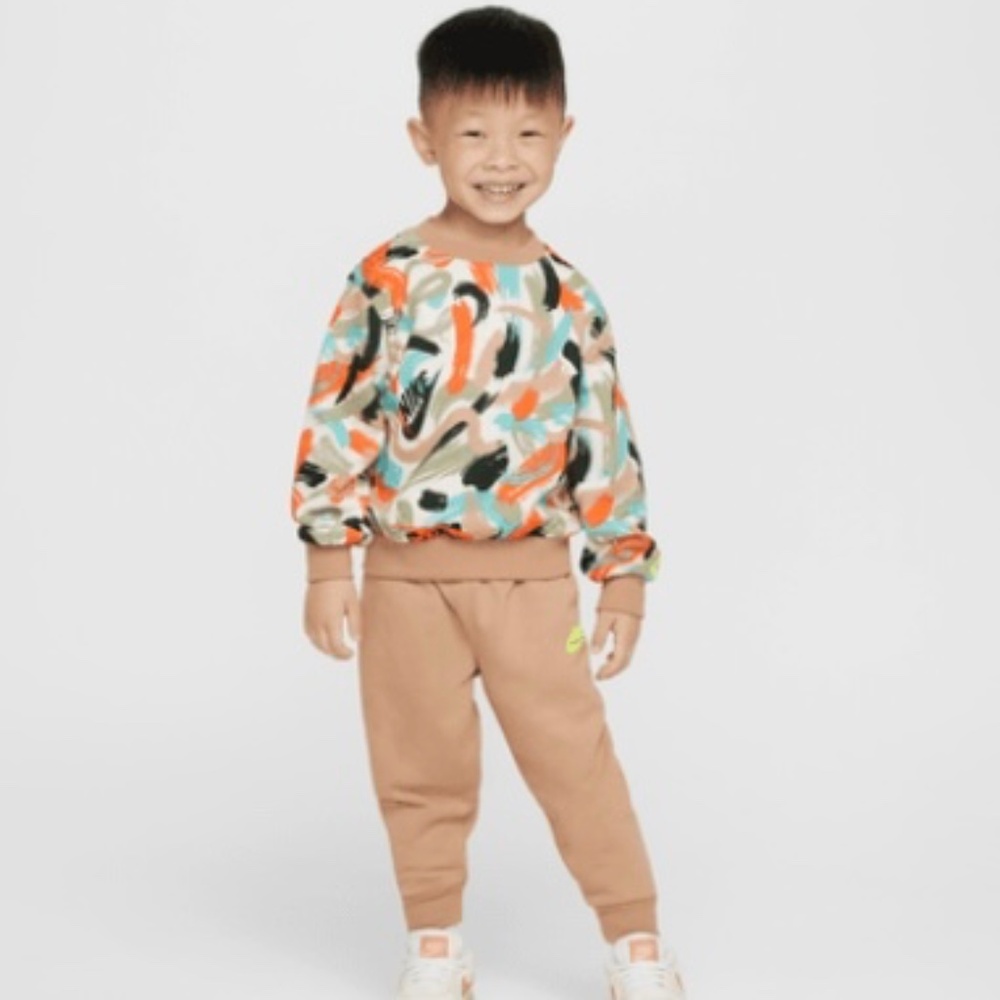NIKE Sportswear "Express Yourself" 2 piece crew set